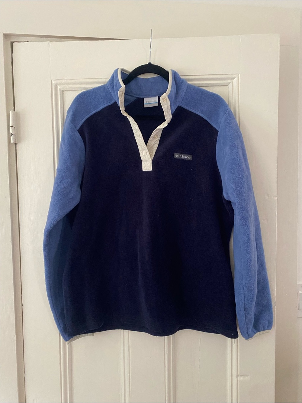 Columbia Two-Tone Navy and Light Blue Fleece Pullover